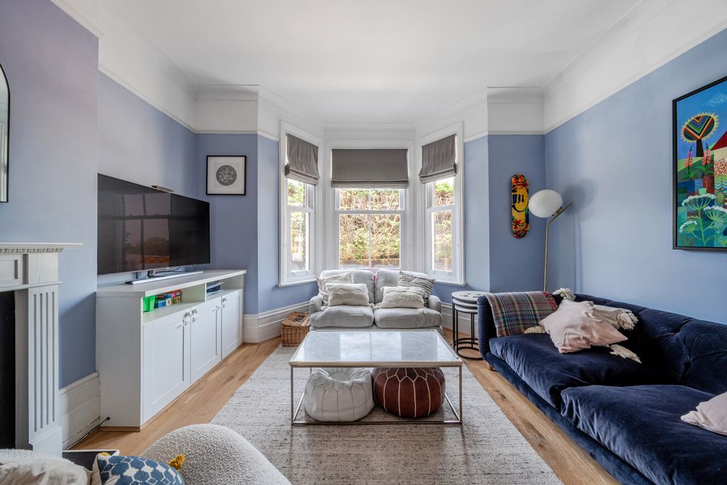 Property photo 2 of 10 1466130-19-6A1049...