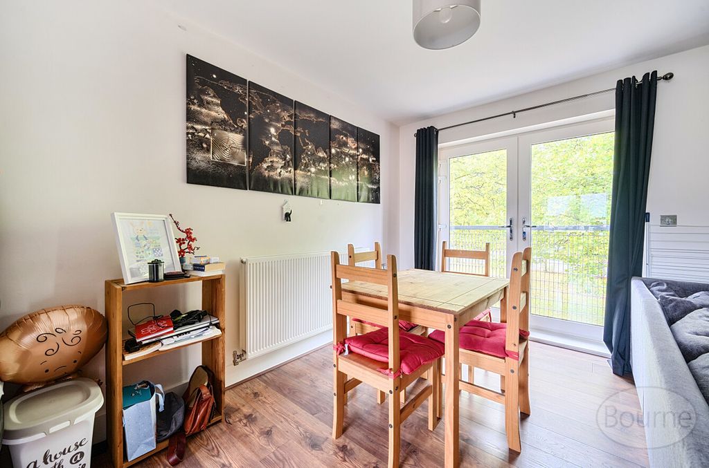 Property photo 3 of 12 0Be3Be71-1719-438...