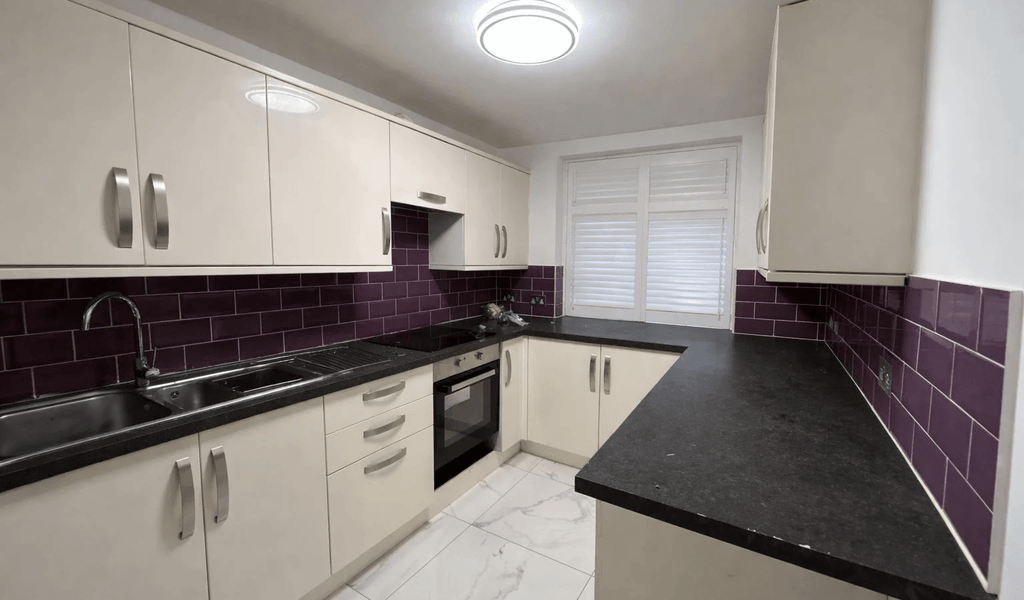 Property photo 3 of 9 Gallery