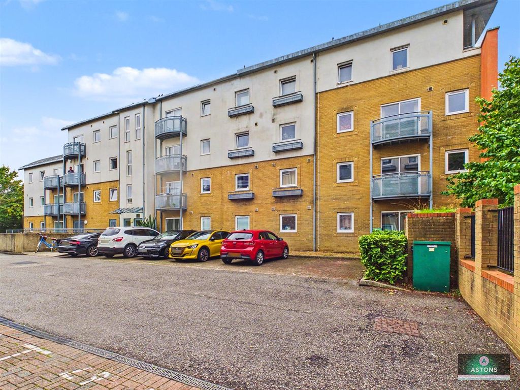 Property photo 1 of 13 Cam02067G0-Pr0428-Still015.Jpg
