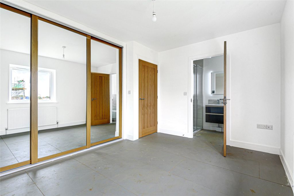 Property photo 3 of 12 Helford Example