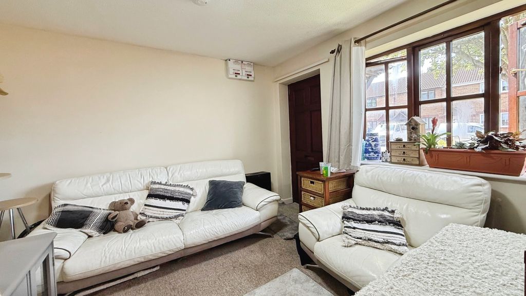 Property photo 3 of 9