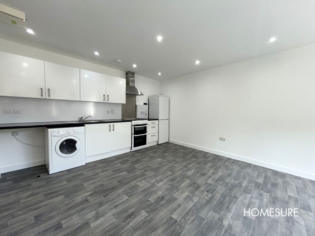 Property photo 1 of 4 Kitchen/Living Room