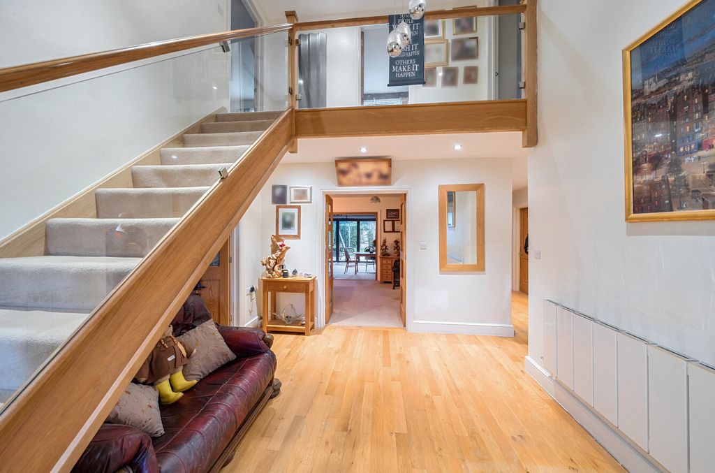 Property photo 2 of 17 1376895-4-690ccc4...