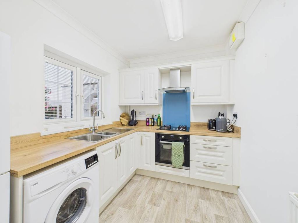 Property photo 3 of 39