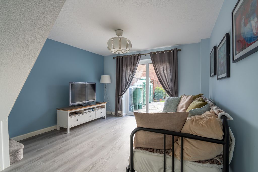 Property photo 3 of 12