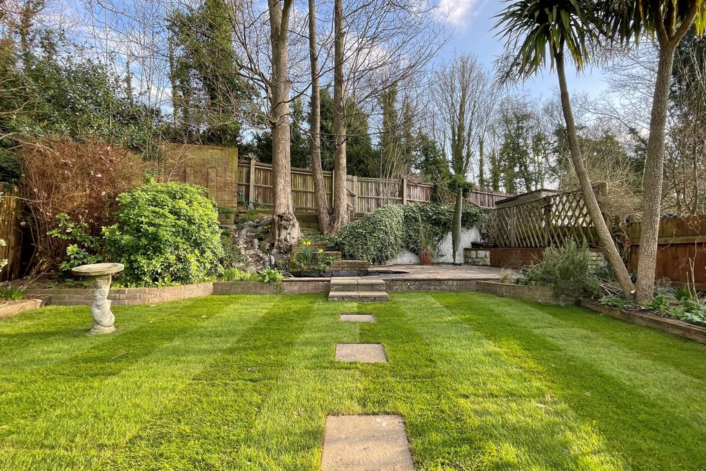 Property photo 2 of 42