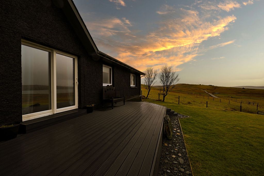 Property photo 3 of 44