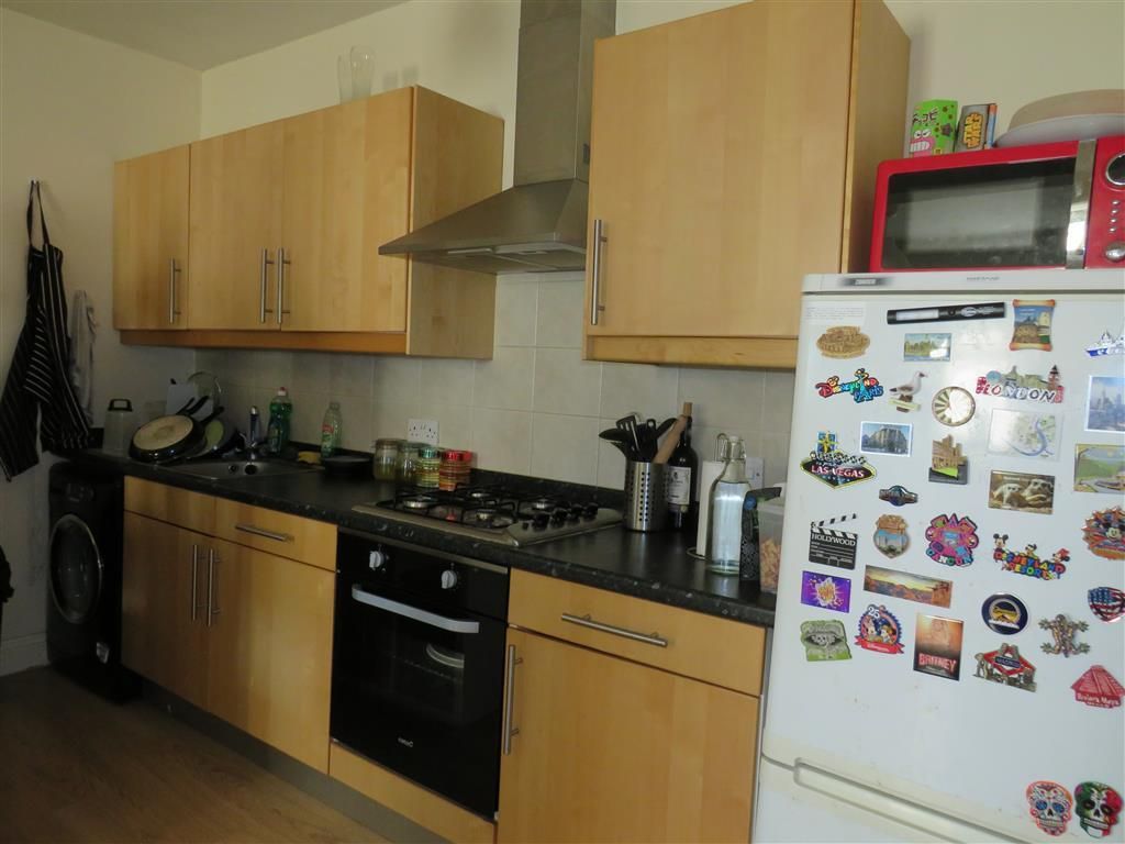 Property photo 3 of 6 Kitchen