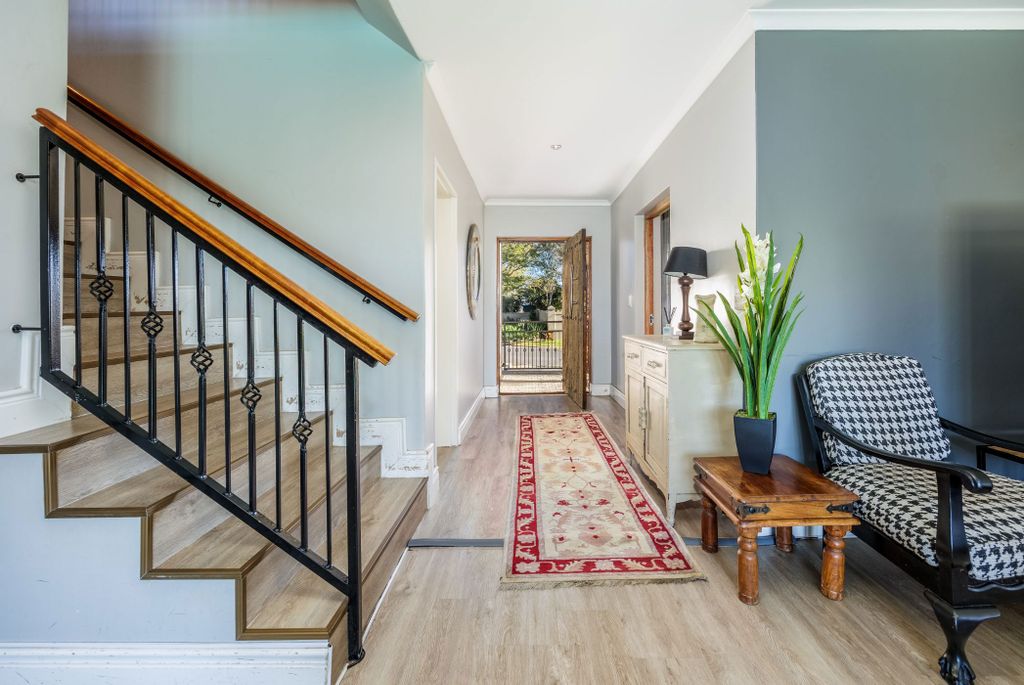 Property photo 2 of 35 Dbv1745445