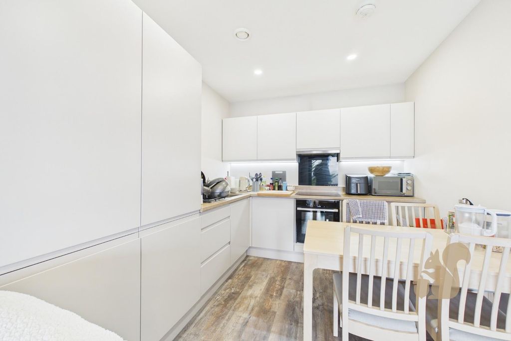 Property photo 3 of 13 Cam01659G0-Pr0759-Still005.Jpg