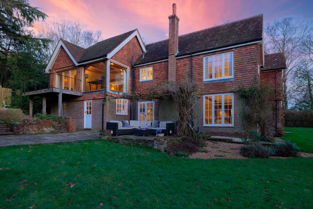 Property photo 2 of 25