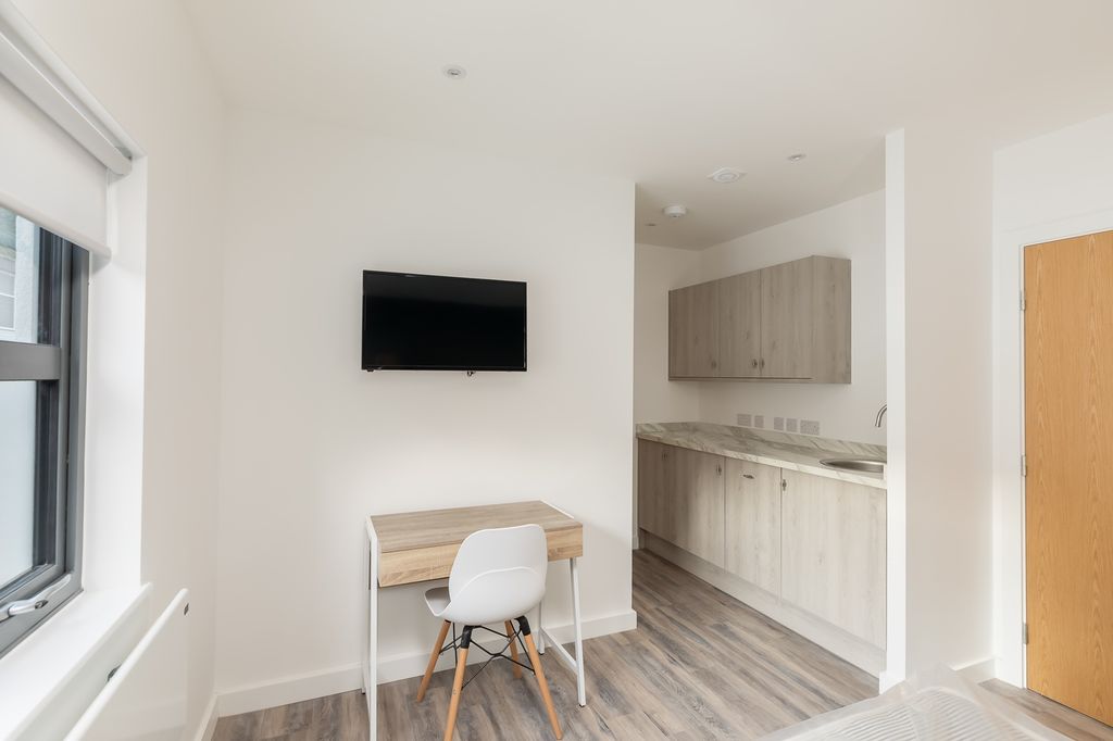 Property photo 2 of 3 A Bright And Modern Kitchenette With Stylish Cabin...