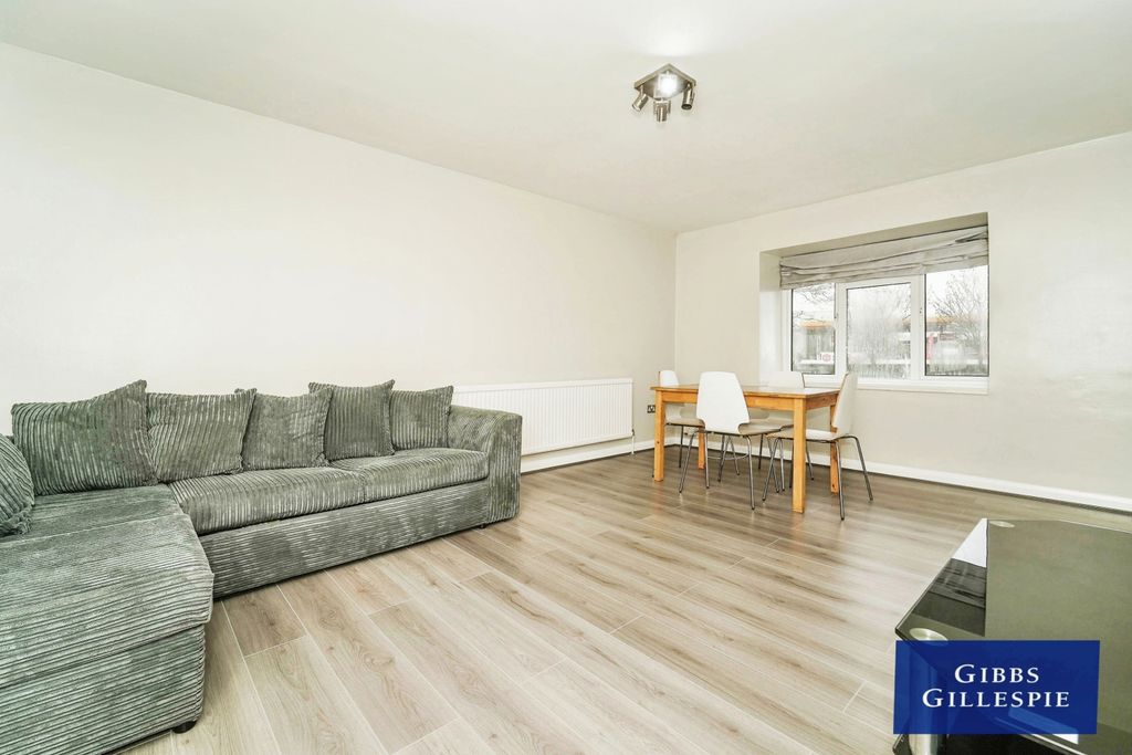 Property photo 2 of 10 2