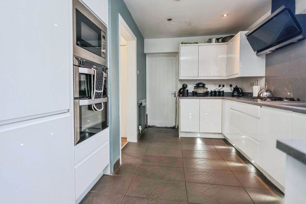 Property photo 3 of 17 Photo