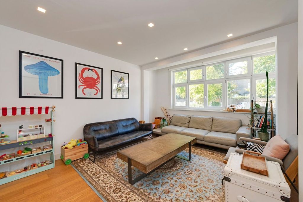Property photo 3 of 9