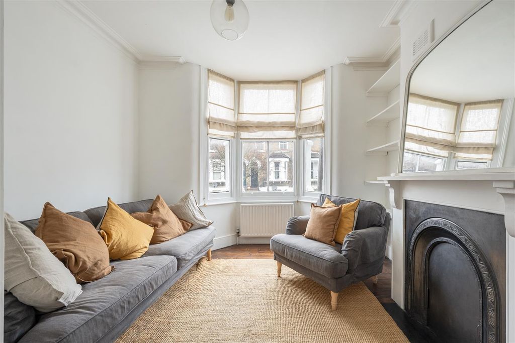Property photo 1 of 16 Mabley Street, E9