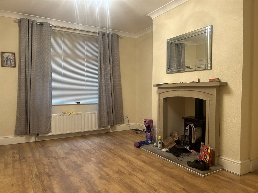 Property photo 2 of 15 Lounge