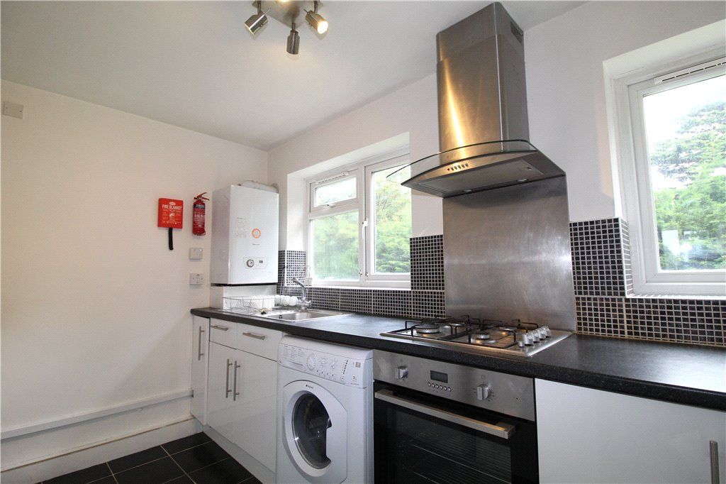 Property photo 2 of 11 Kitchen