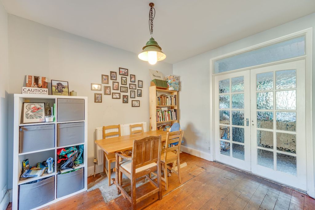 Property photo 3 of 18