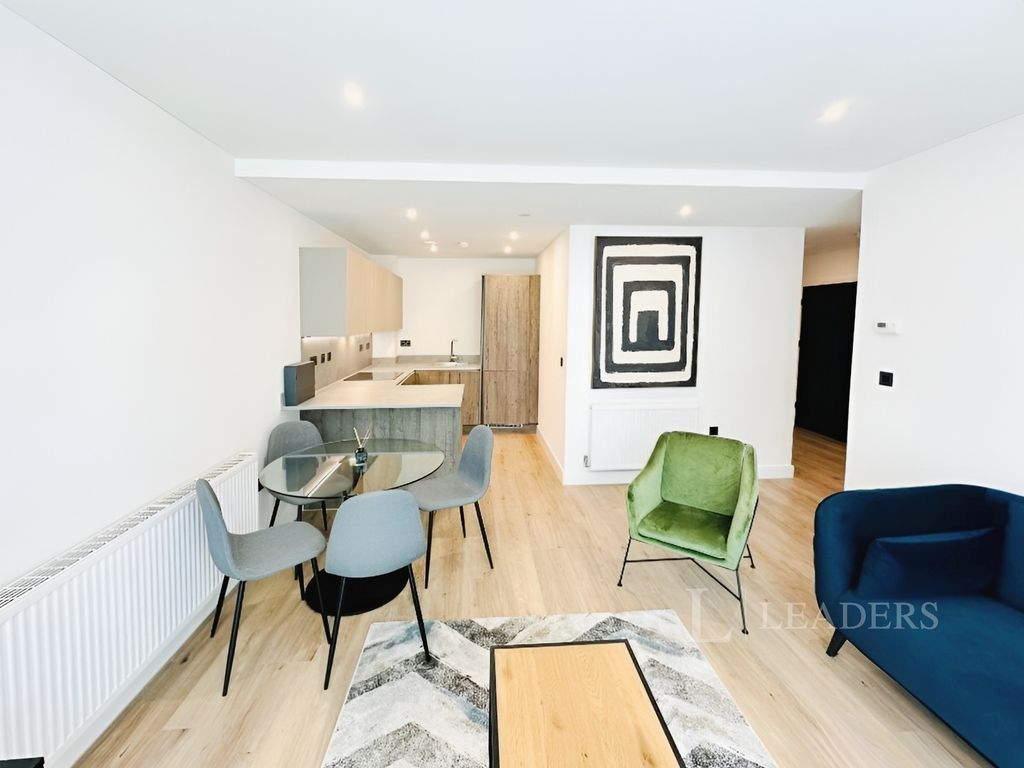 Property photo 2 of 16 407ce186-Lounge 202