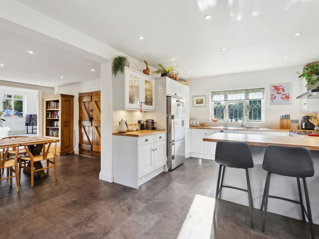 Property photo 3 of 26