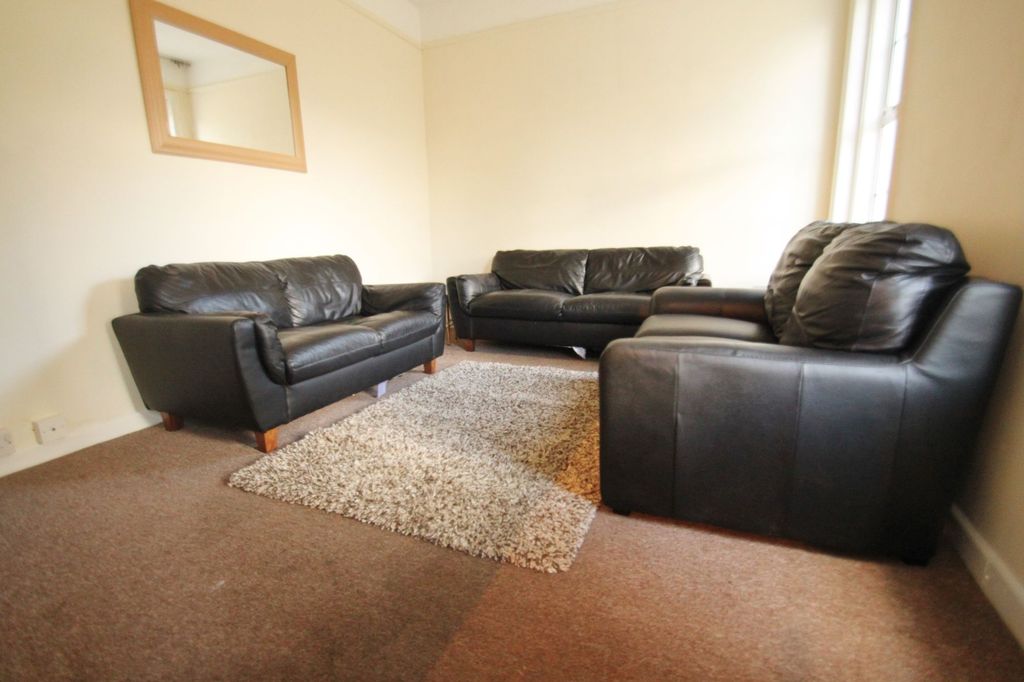 Property photo 2 of 14 Photo 8