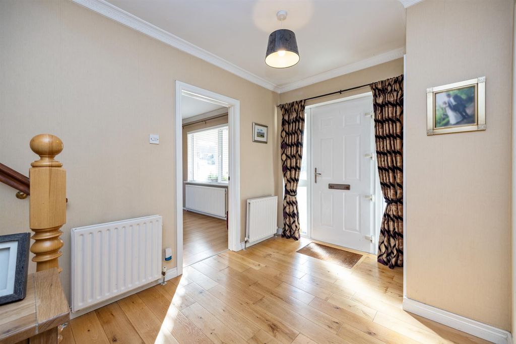 Property photo 3 of 36 16 The Beeches 29.Jpg