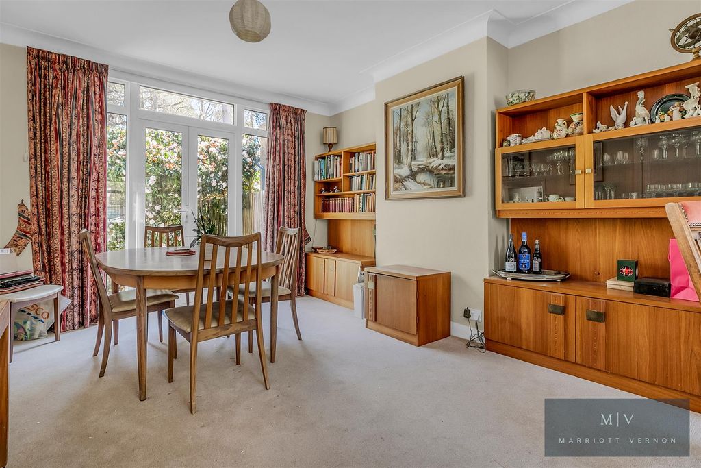 Property photo 3 of 17 Pinewood Close 19 MV-3.Jpg