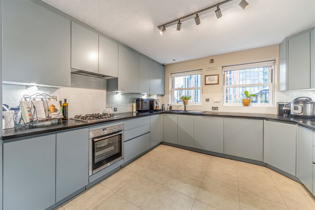 Property photo 3 of 21 Picture No. 24