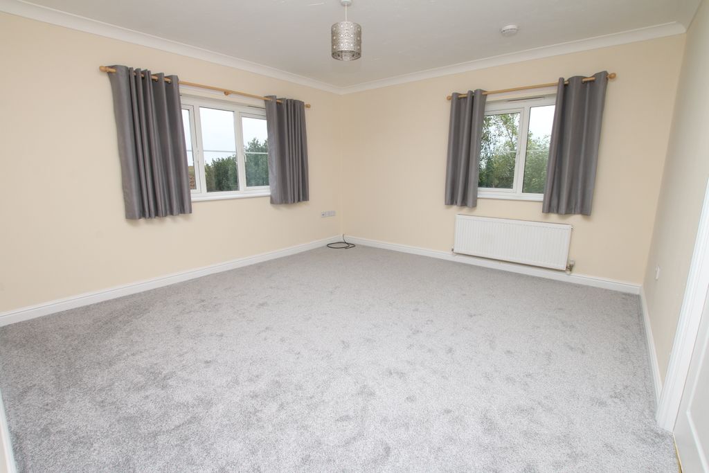 Property photo 3 of 6