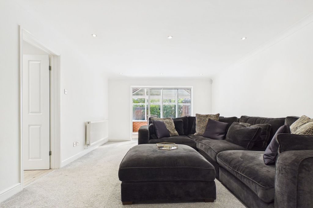 Property photo 3 of 26 Living Room