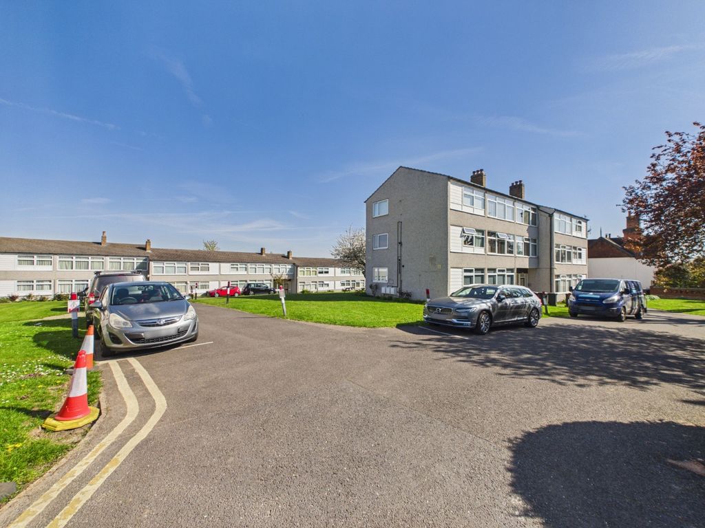 Property photo 3 of 11 4880463