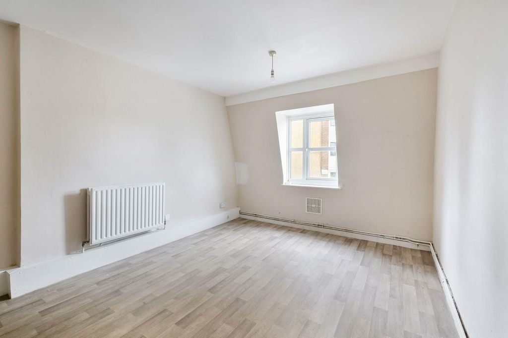 Property photo 2 of 10 Living Room