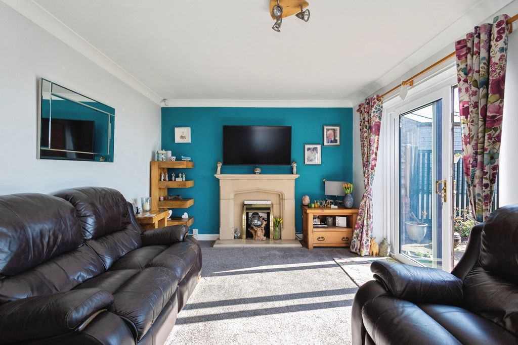 Property photo 3 of 18 Pbox-Img.Jpg