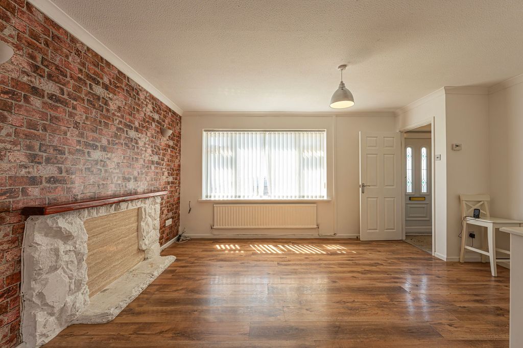 Property photo 3 of 21