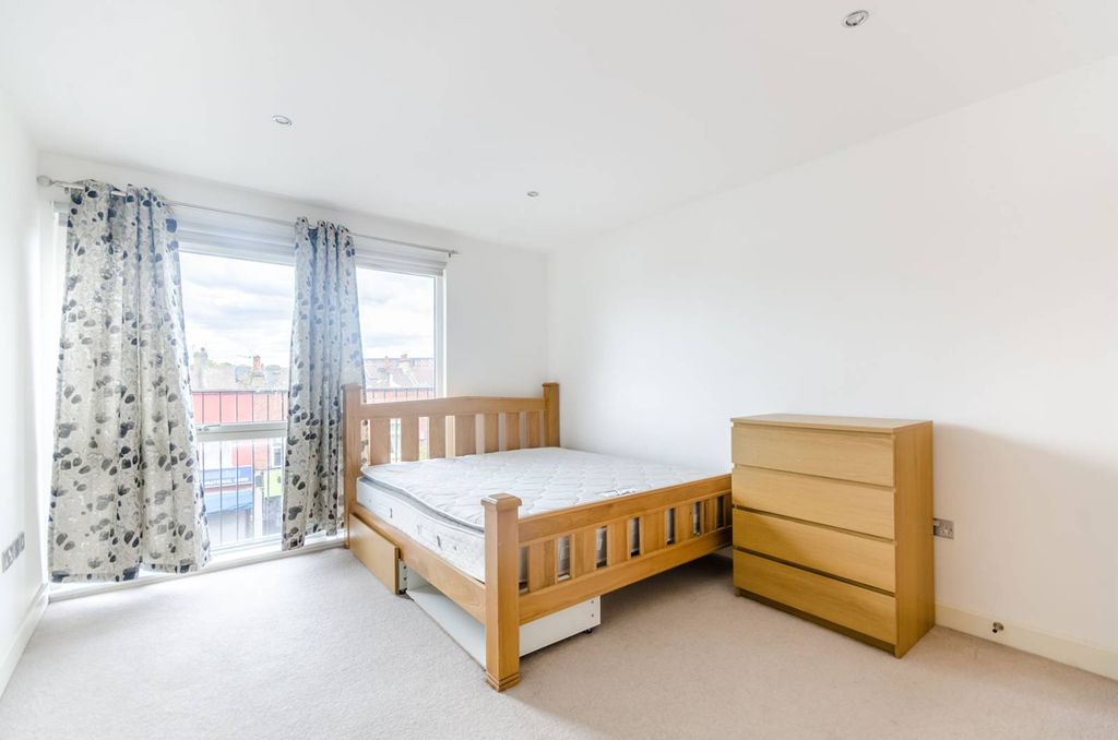 Property photo 1 of 8