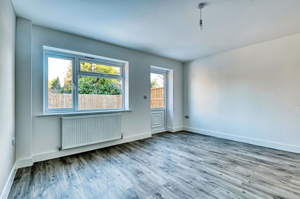 Property photo 3 of 19 Picture No. 07