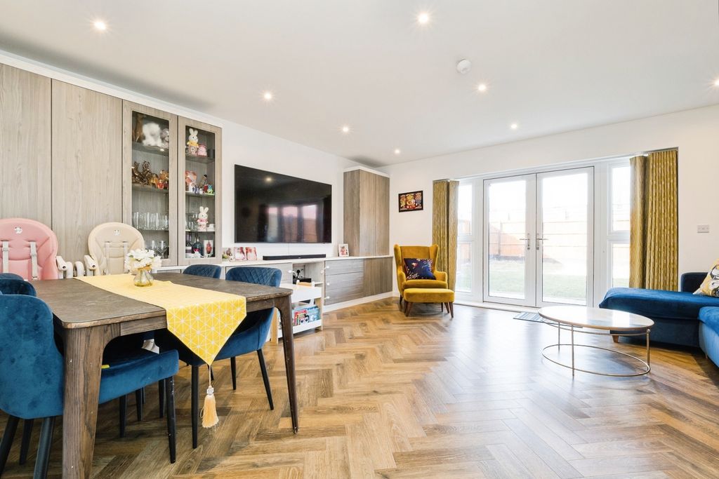Property photo 2 of 20 Pbox-Img.Jpg