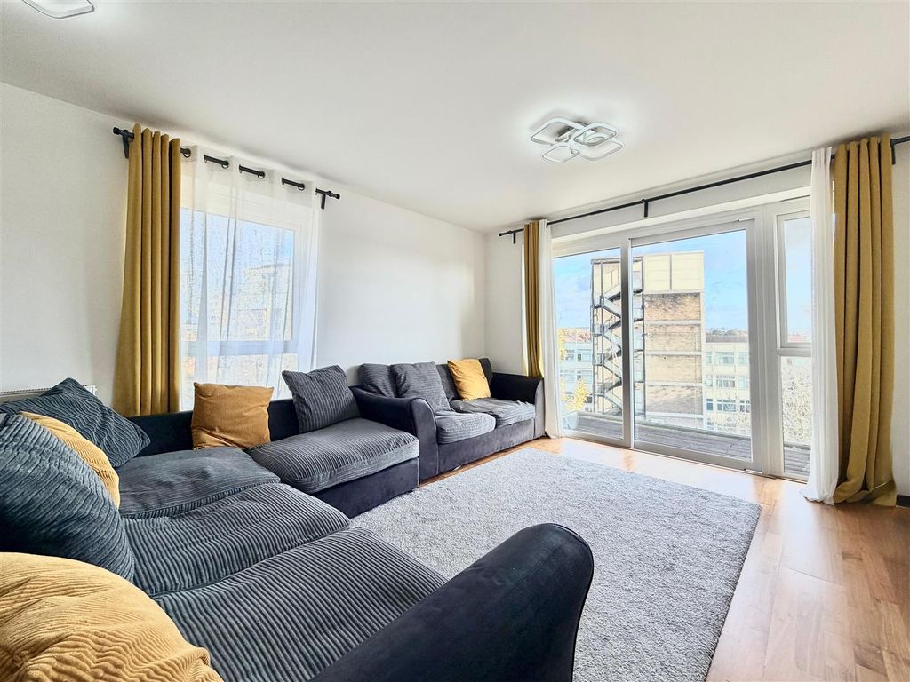 Property photo 1 of 12 Aquarius Court 8.Jpg