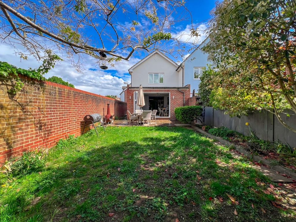 Property photo 2 of 34