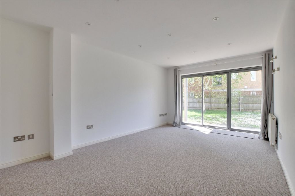 Property photo 2 of 13 Picture No. 08