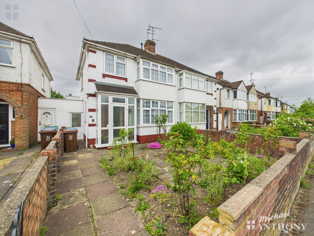 Property photo 1 of 14 Cam03852G0-Pr0318-Still016