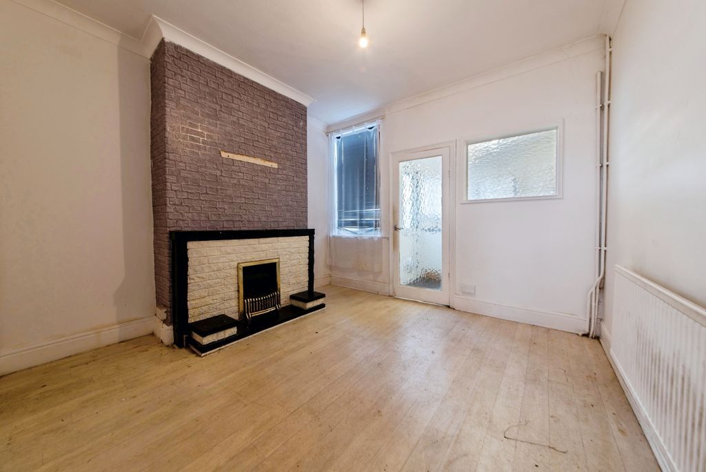 Property photo 3 of 14 Dining Room