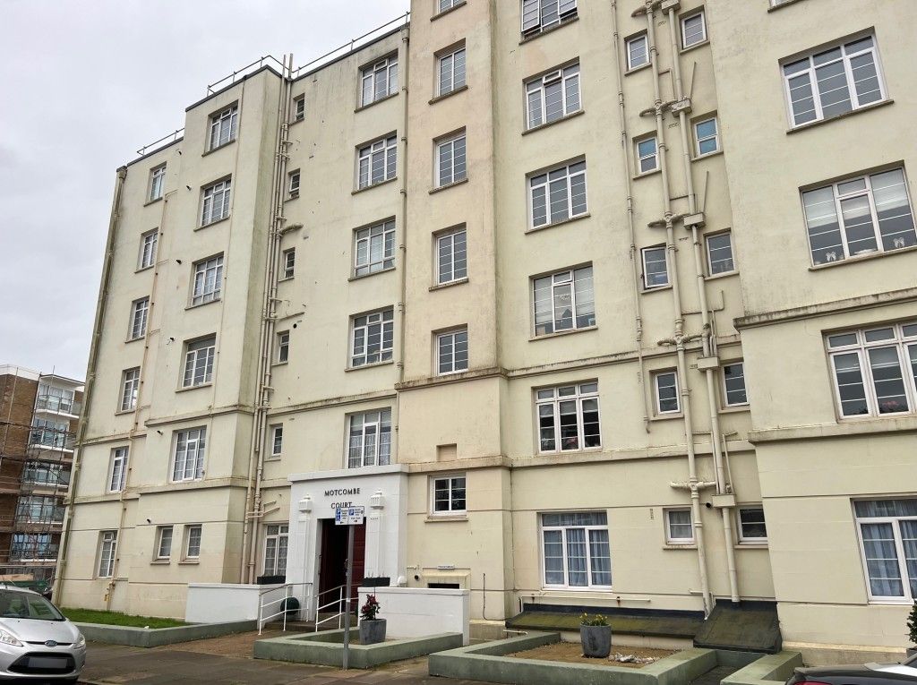 Property photo 2 of 15 External Photo Of Motcombe Court Building From Road