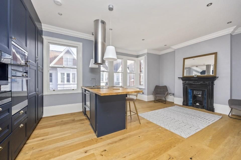 Property photo 2 of 16 Granville Road_10A_Flat 1-010 (Custom).Jpg
