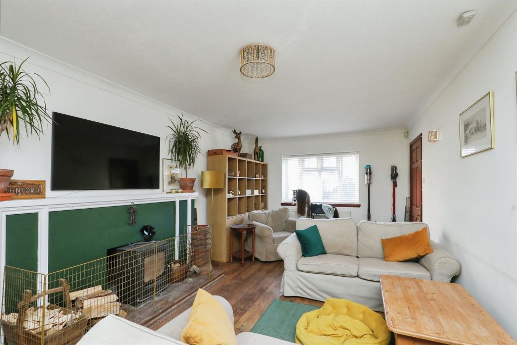 Property photo 3 of 17