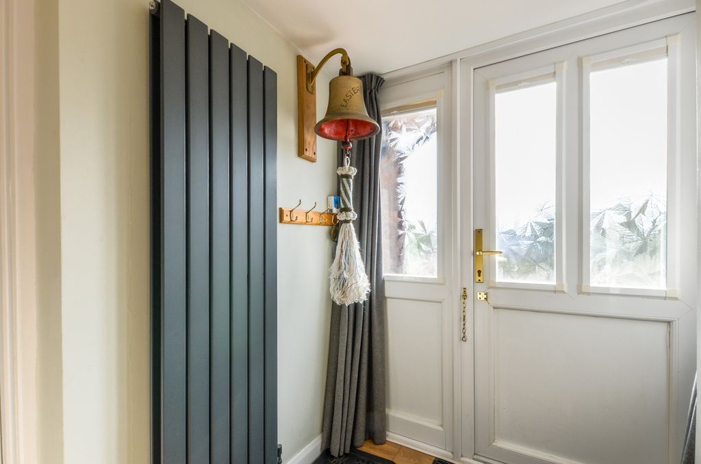 Property photo 3 of 35