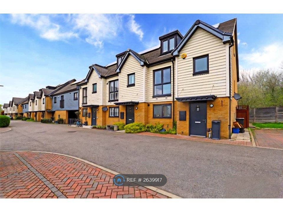 Property photo 3 of 32