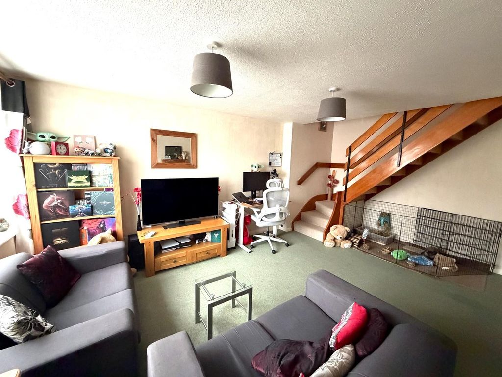 Property photo 2 of 11 Living Room.Jpg